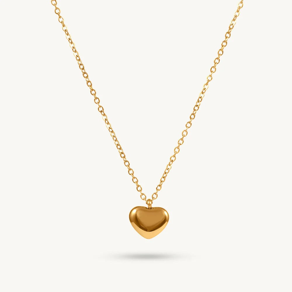 Minimal Gold Heart Pendant Necklace – Timeless Elegance