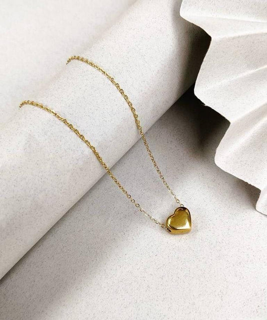 Minimal Gold Heart Pendant Necklace – Timeless Elegance