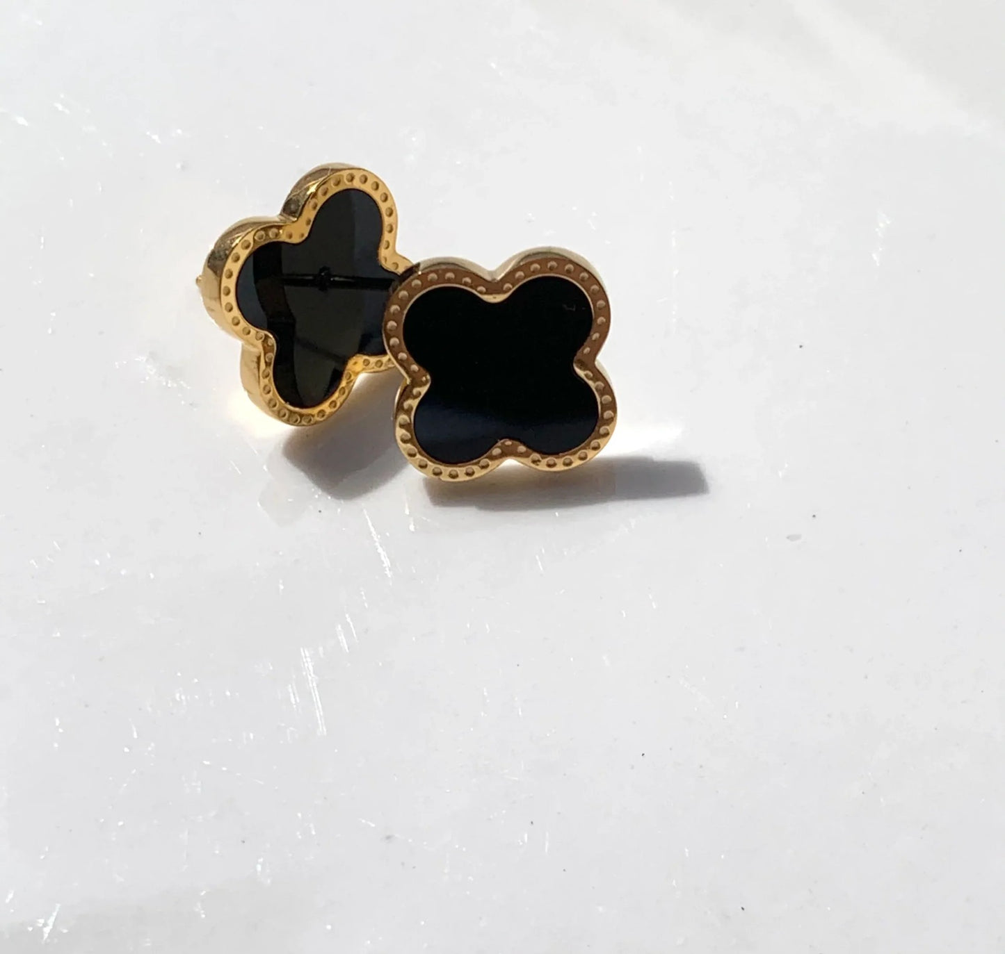 Elegant Black Clover Stud Earrings – Gold Plated Minimal Jewelry